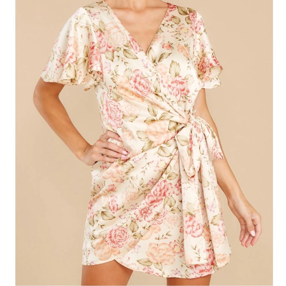 Cream Floral Wrap Mini